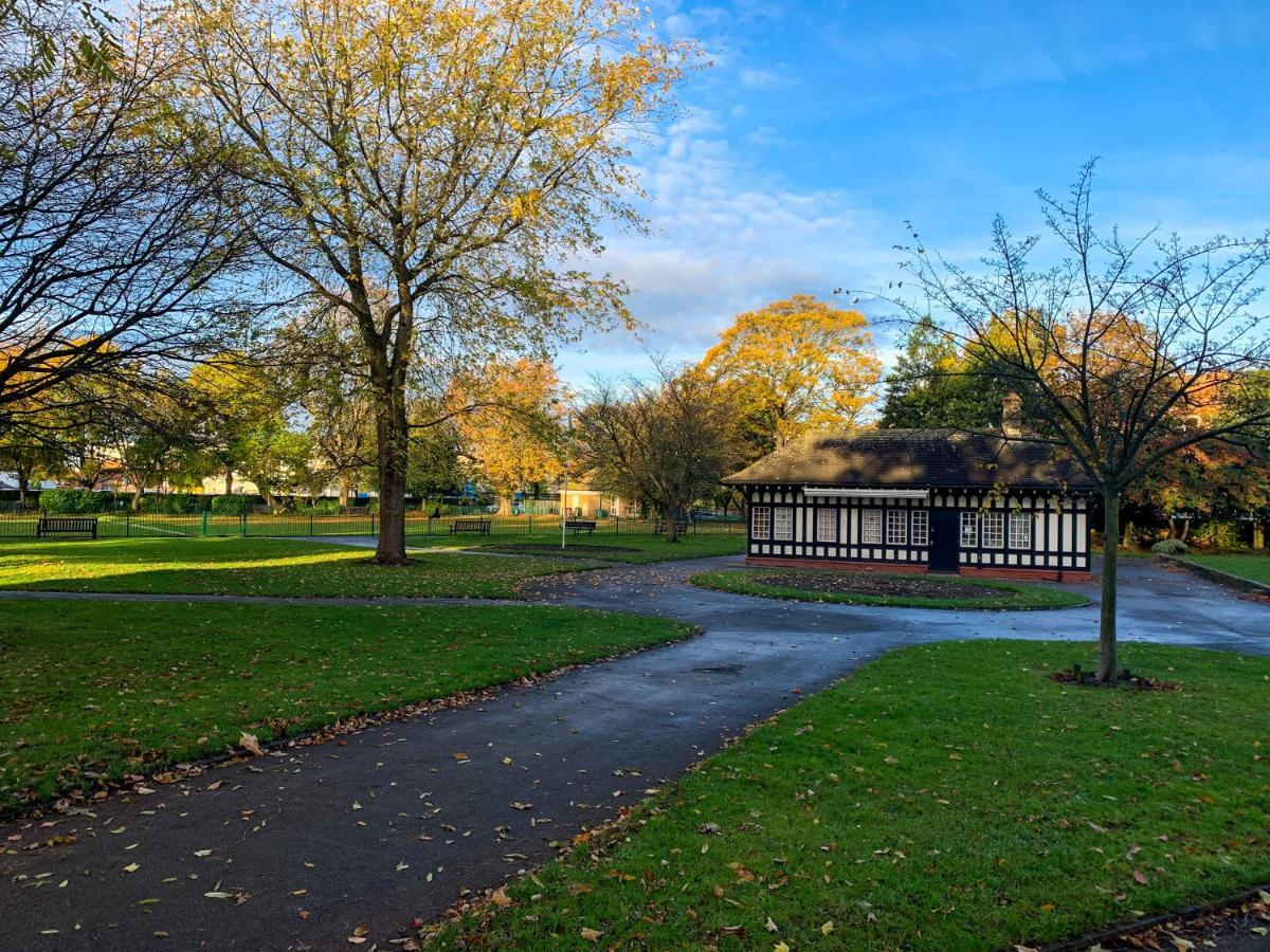 The Warwick - Quaint Victorian With Free Parking * York