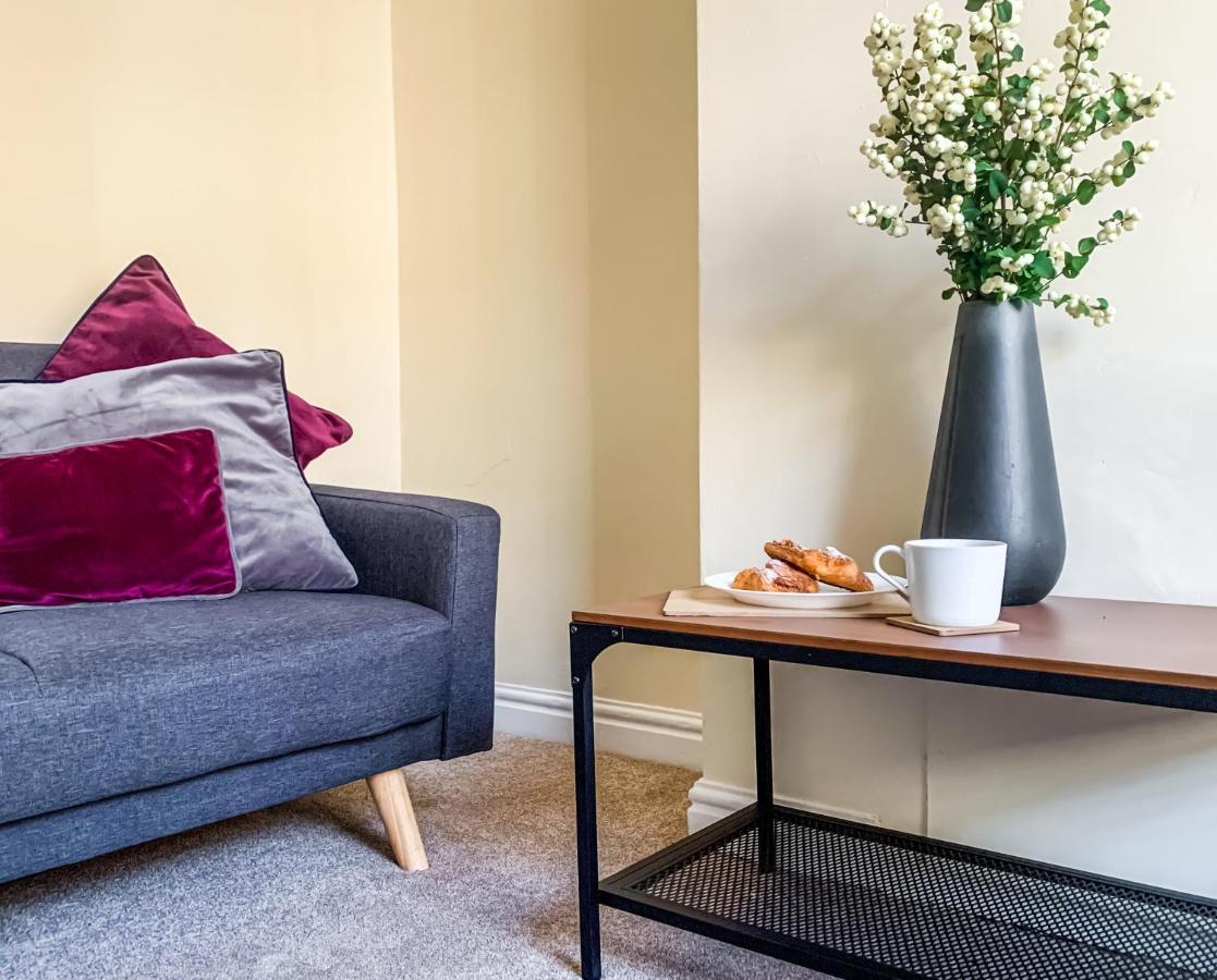 The Warwick - Quaint Victorian With Free Parking *