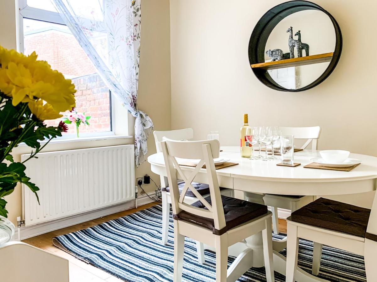 The Warwick - Quaint Victorian With Free Parking *