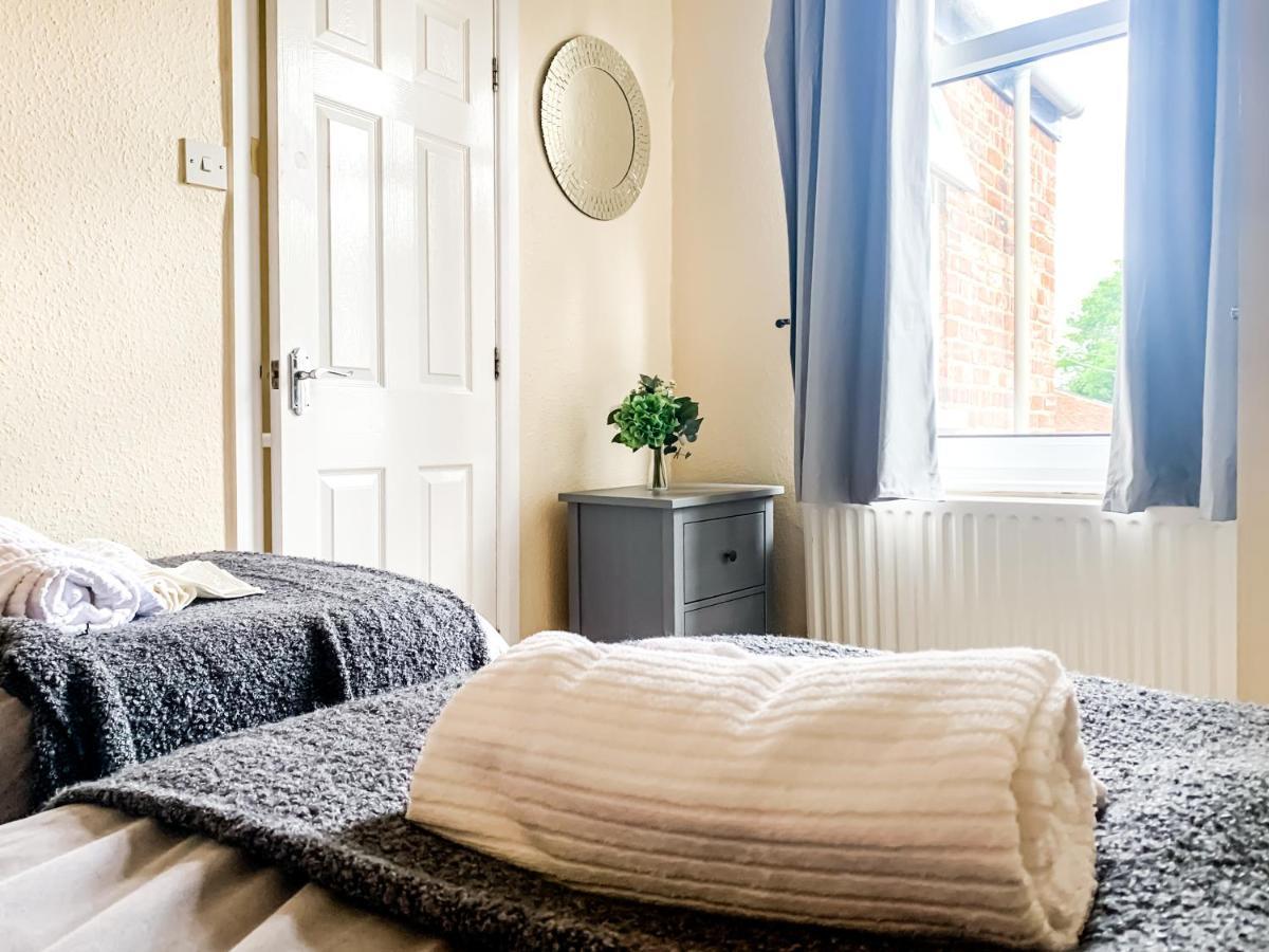 The Warwick - Quaint Victorian With Free Parking * York